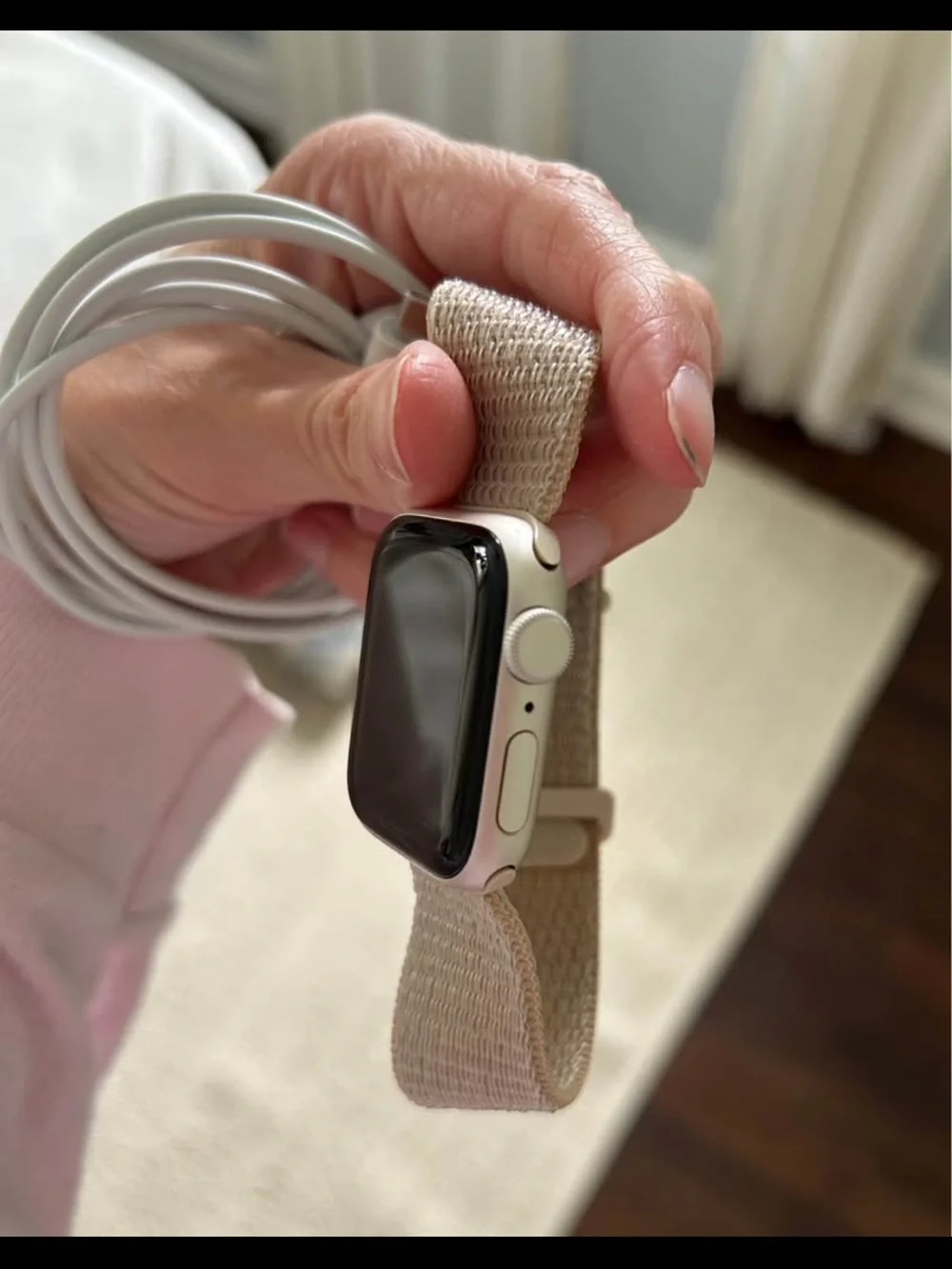 Apple Watch SE (gps only) - excellent condition!